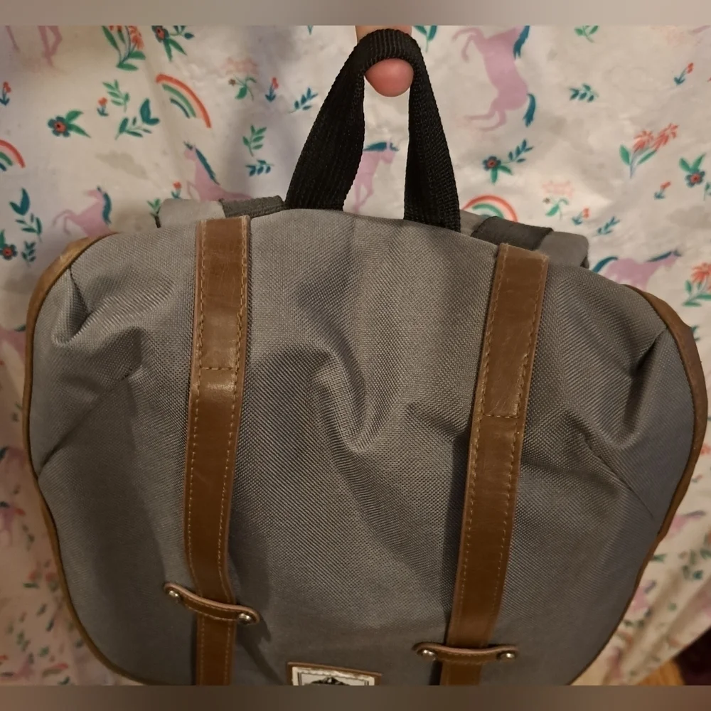 NWOT Steve Madden Grey Utility Unisex Casual School Travel Work Padded Backpack